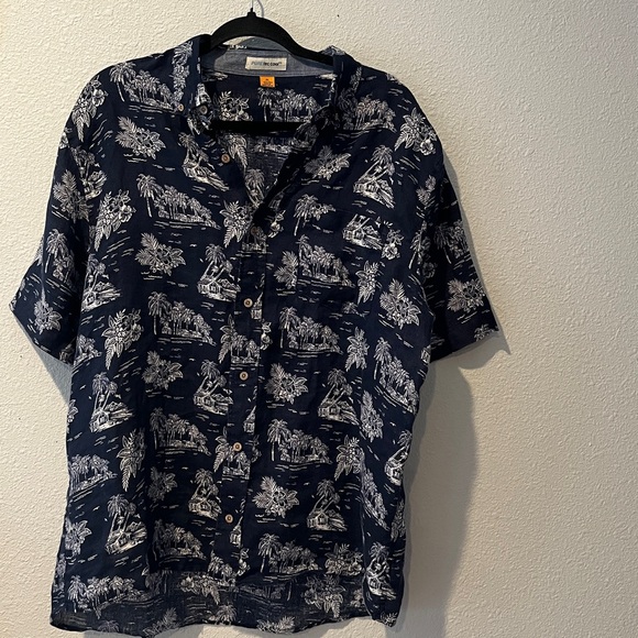 Tailor Vintage Other - Tailor Men’s Vintage Navy & White IPrint Short-Sleeve Button Shirt
100% Linen
XL